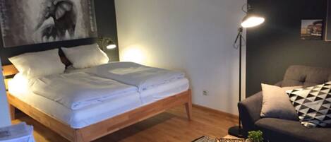 1 makuuhuone, silitysrauta/-lauta, ilmainen Wi-Fi, vuodevaatteet