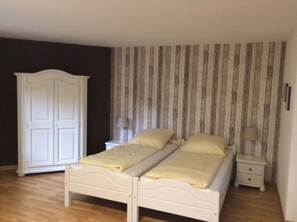 1 soverom, strykejern/-brett, wi-fi (inkludert) og sengetøy