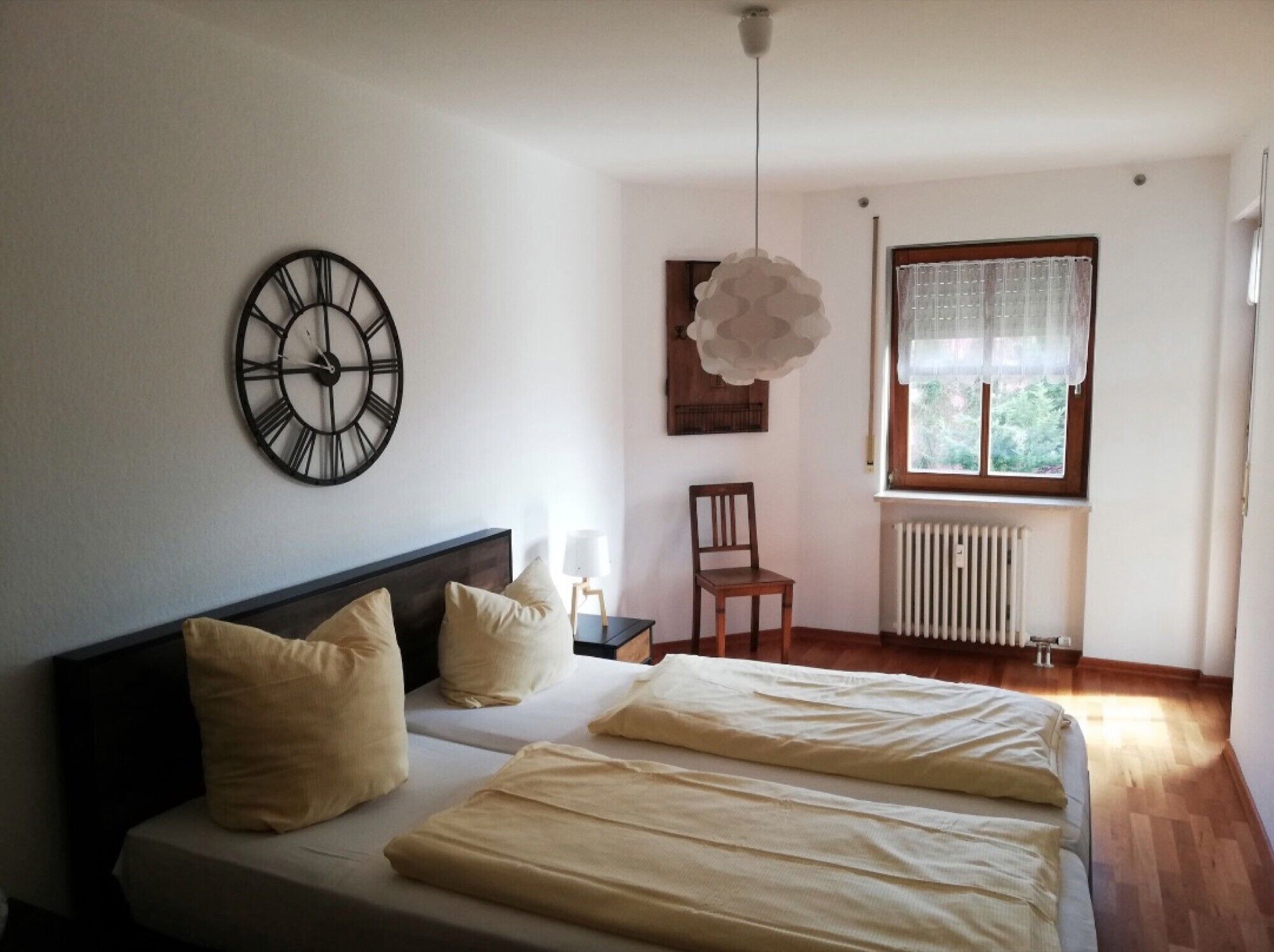 1 slaapkamer, een strijkplank/strijkijzer, gratis wifi, beddengoed