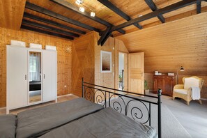 1 soverom, strykejern/-brett, wi-fi (inkludert) og sengetøy