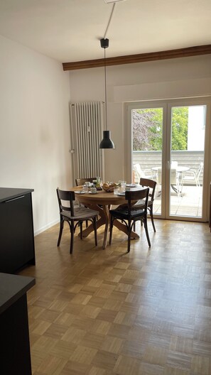 Dining - Special 90 m² vacation apartment with house bar in Berge (Niedersachsen - Berge)