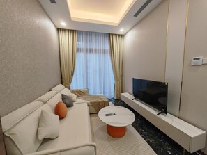 Svit Deluxe - 1 sovrum - utsikt mot staden | 1 sovrum och gratis wi-fi