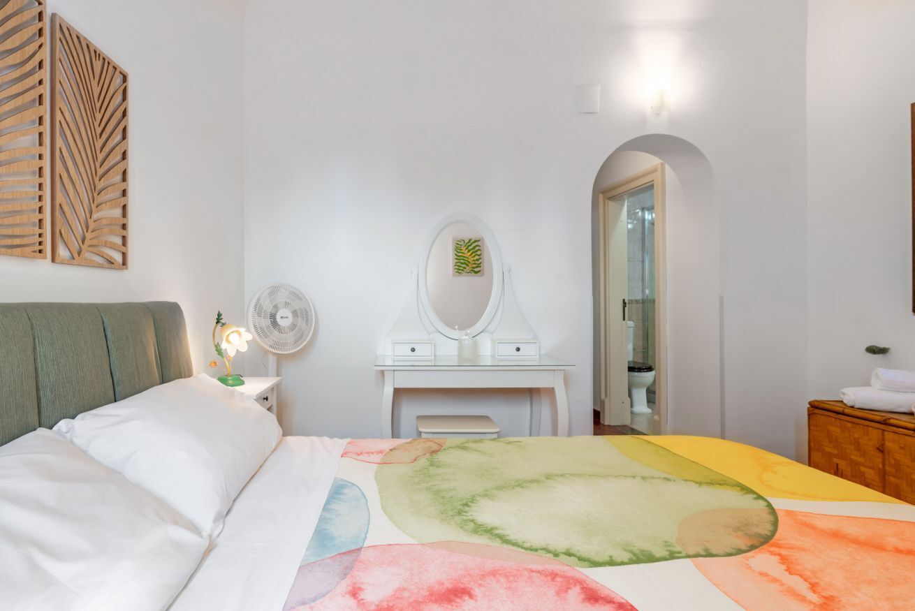 1 chambre, fer et planche à repasser, Wi-Fi, literie fournie