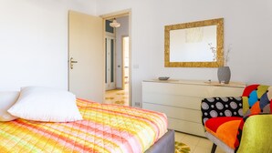 Room - Portosalvo Apartment with Balconies near the Beach (Marina di Modica)
