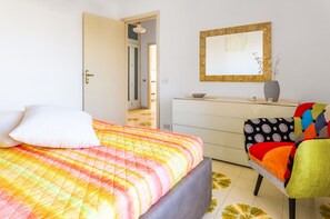 2 bedrooms, iron/ironing board, WiFi, bed sheets - Portosalvo Apartment with Balconies near the Beach (Marina di Modica)