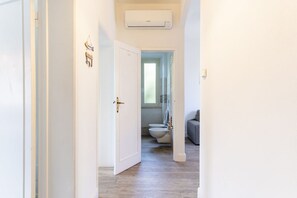 Dusche, Haartrockner, Bidet, Handtücher