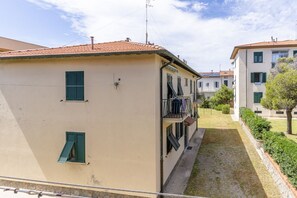 Exterior - GuestHost - Modern Sea View Apartment with Balcony (Livorno)