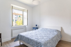 2 bedrooms, iron/ironing board, WiFi, bed sheets - GuestHost - Modern Sea View Apartment with Balcony (Livorno)