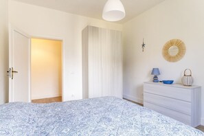 2 bedrooms, iron/ironing board, WiFi, bed sheets - GuestHost - Modern Sea View Apartment with Balcony (Livorno)