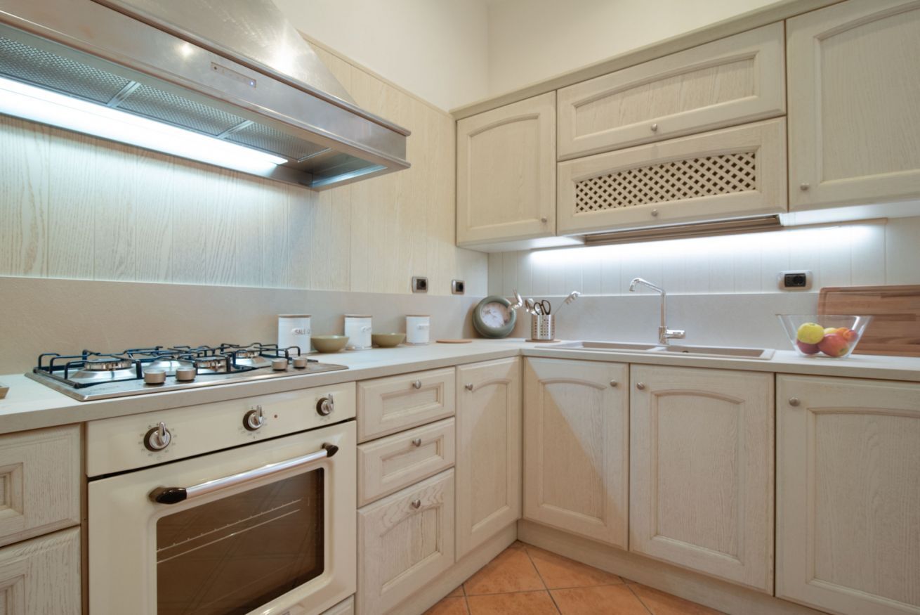 Kühlschrank, Ofen, Herdplatte, Geschirrspüler