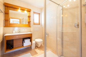 Douche, serviettes fournies
