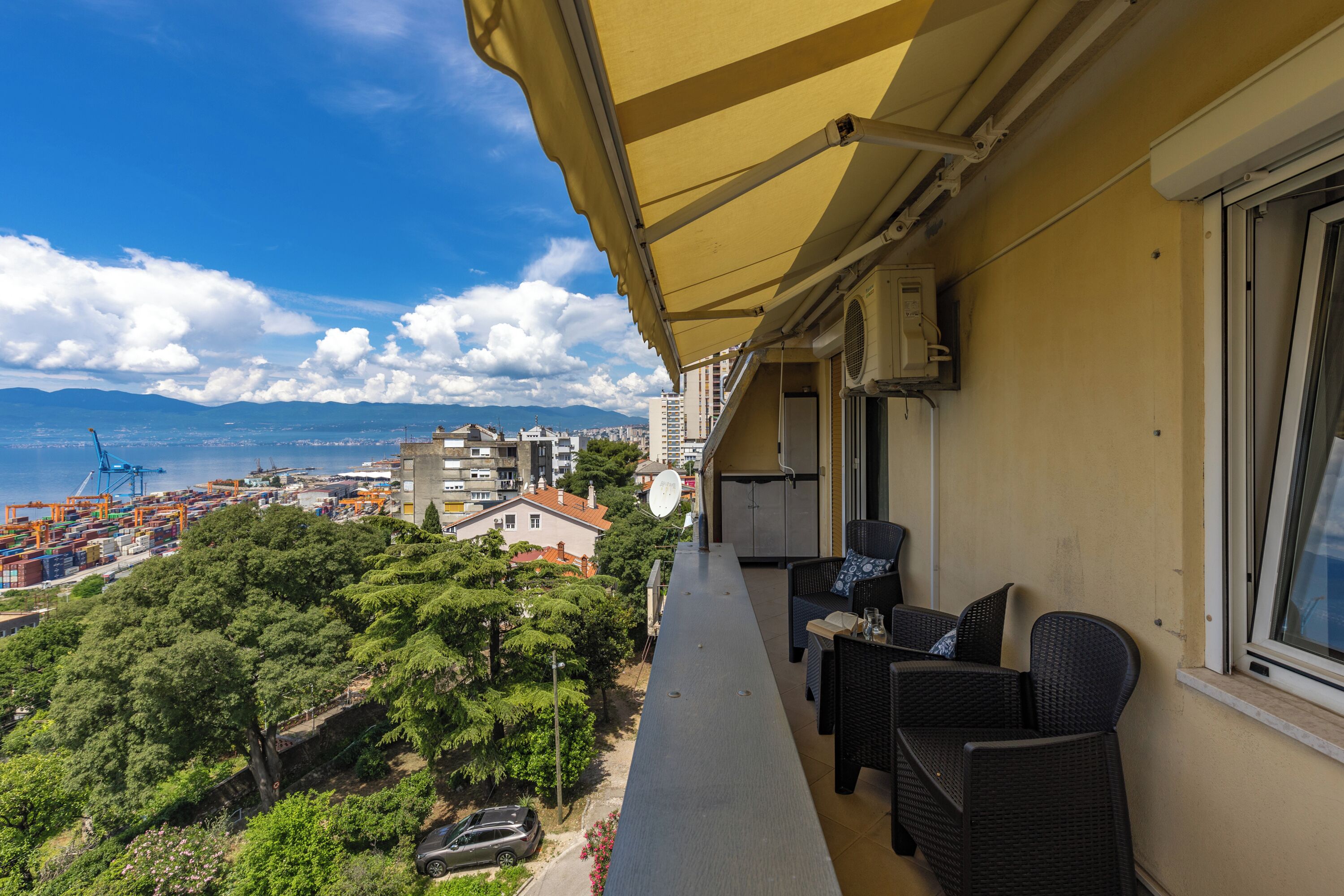 Căn hộ Tiêu chuẩn, nhiều phòng ngủ (Seaview City Apartment Frida) | Ban công