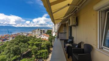 Căn hộ Tiêu chuẩn, nhiều phòng ngủ (Seaview City Apartment Frida) | Ban công