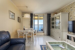 Standard Apartment, Multiple Bedrooms (Seaview City Apartment Frida) | Living area | TV - Seaview City Apartment Frida (Rijeka)