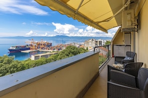 Standard Apartment, 2 Bedrooms, Balcony (Seaview City Apartment Frida) | Balcony