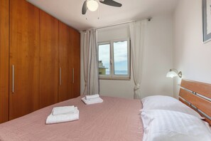 2 bedrooms, free WiFi, bed sheets - Seaview City Apartment Frida (Rijeka)