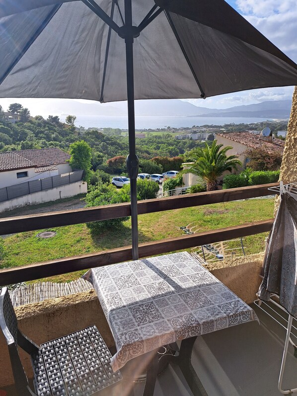 Outdoor dining - Apartment in Grosseto Prugna (Grosseto Prugna)