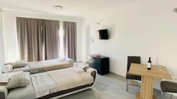 5 bedrooms, cots/infant beds, free WiFi