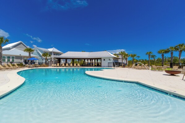 حمّام سباحة خارجي