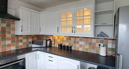 3 Bedroom House in Sandbach 
10 mins walk from town centre
That's Amore House