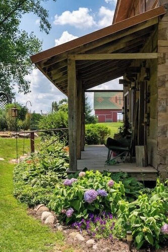 Vintage 1850's Log Cabin Glamping