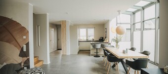 Hello and welcome to Haus Stella!