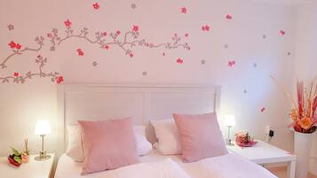2 Schlafzimmer, Schreibtisch, Reisekinderbett, kostenloses WLAN