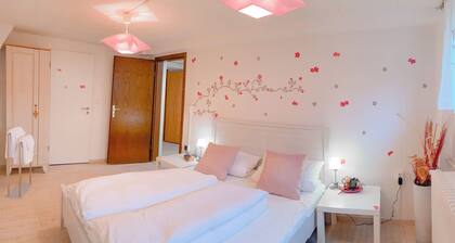 Gemütliche 120m2 Wohnung an der Rheinpromenade. Familien- und Gruppenfreundlich!
