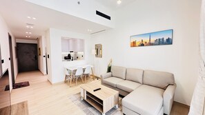 1 bedroom, iron/ironing board - OYO 1290 Home Fully Furnished 1bed Apartment @JVC (Dubai)
