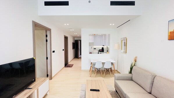 1 bedroom, iron/ironing board - OYO 1290 Home Fully Furnished 1bed Apa (Dubai)