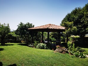 Traditional Double Room, Garden View | Premium bedding, down duvets, pillow-top beds, desk