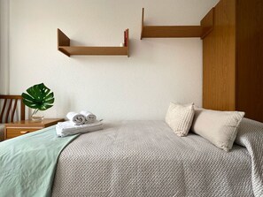 2 Schlafzimmer, Bügeleisen/Bügelbrett, Bettwäsche