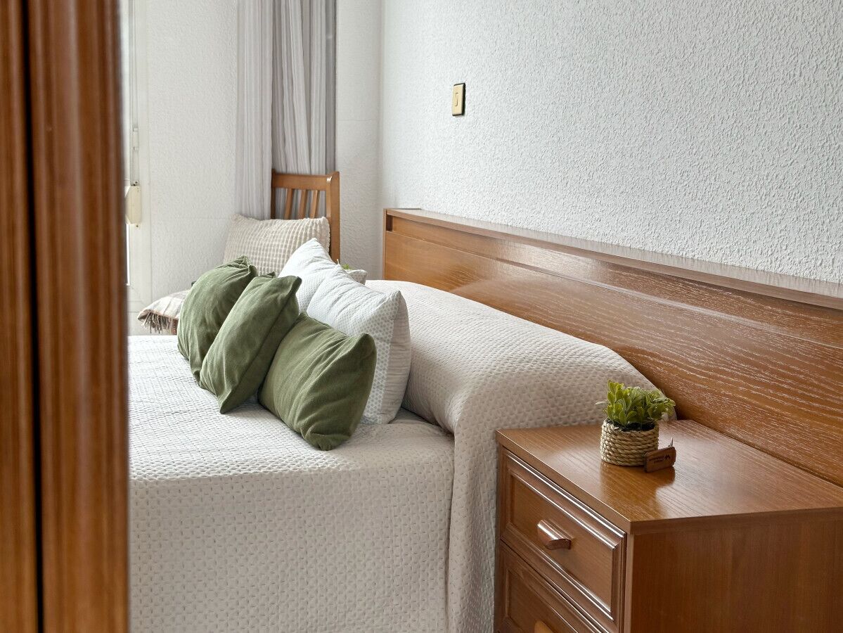 2 chambres, fer et planche à repasser, literie fournie