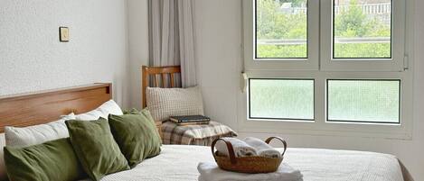 2 Schlafzimmer, Bügeleisen/Bügelbrett, Bettwäsche