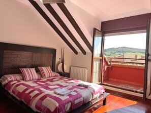 3 bedrooms, iron/ironing board, bed sheets - Semi-detached house with private garden and communal pool (Ajo)