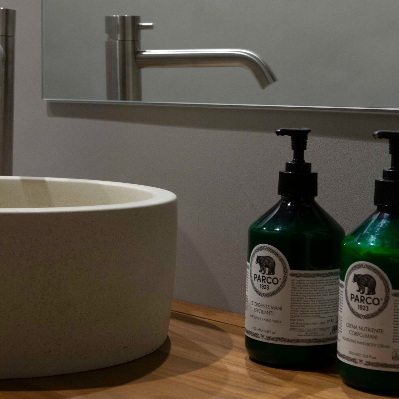 Suite (HO'M) | Bagno | Doccia, soffione a pioggia, asciugacapelli, asciugamani