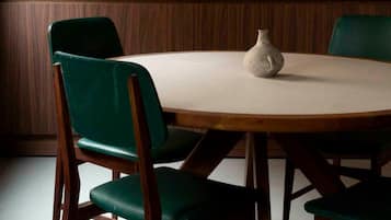 Suite (HO'L) | Comedor