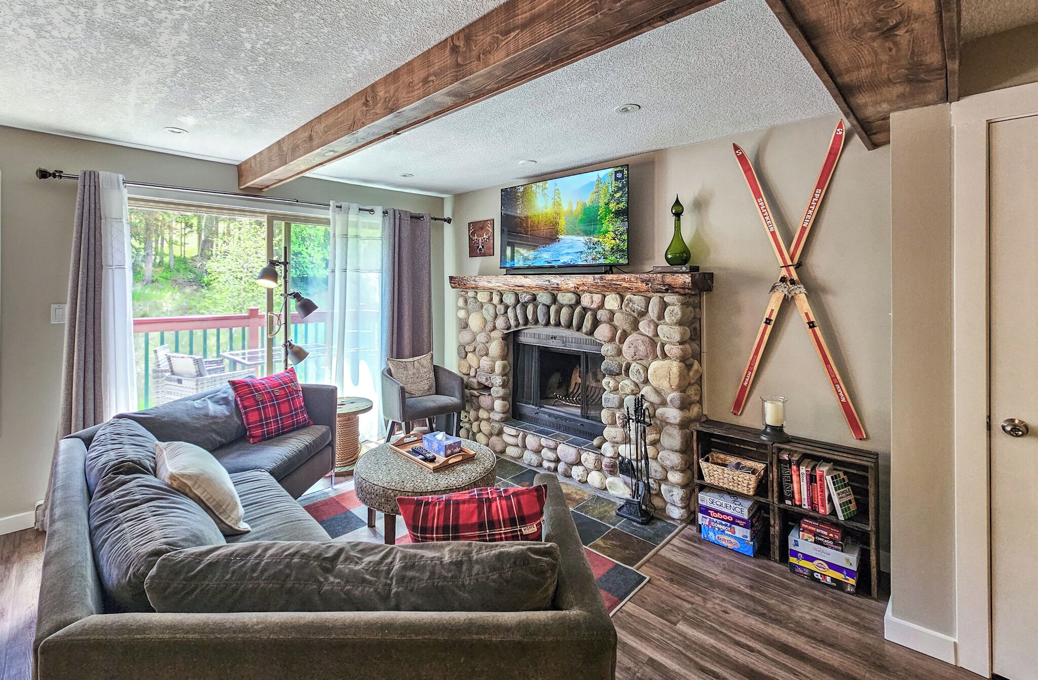 Télévision, cheminée