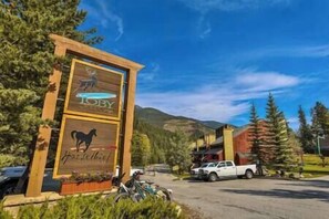 Property grounds - 2 bedroom w/ loft at Horsethief (Panorama)