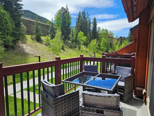 2 bedroom w/ loft at Horsethief