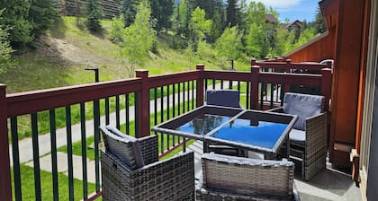 2 bedroom w/ loft at Horsethief