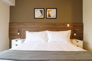 2 室のベッドルーム、アイロン / アイロン台、WiFi、ベッドシーツ