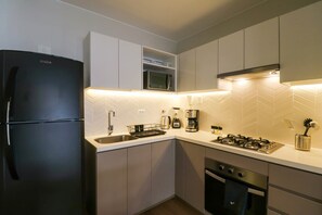 Fridge, microwave, oven, stovetop - w* | Illustrious 1BR w/ Balcony in Miraflores (Miraflores)