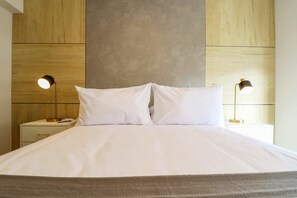 1 bedroom, iron/ironing board, WiFi, bed sheets - w* | Illustrious 1BR w/ Balcony in Miraflores (Miraflores)