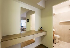 Bruser, hårtørrer, håndklæder