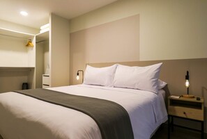 2 slaapkamers, een bureau, een strijkplank/strijkijzer, wifi