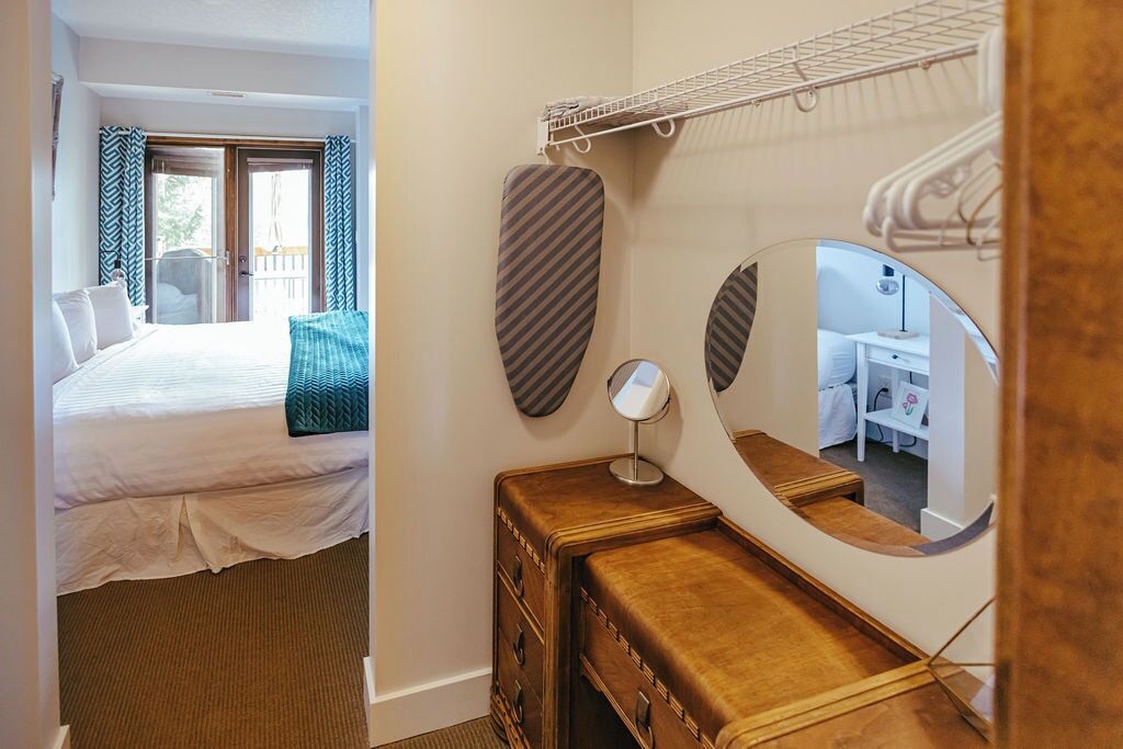 2 habitaciones, tabla de planchar con plancha, internet y ropa de cama 