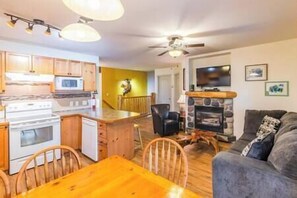 Télévision, cheminée