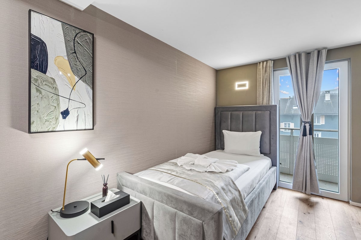 Comfort Single Room | Premium bedding, in-room safe, individually decorated