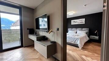 Junior-suite | 1 soveværelse, premium-sengetøj, pengeskab på værelset